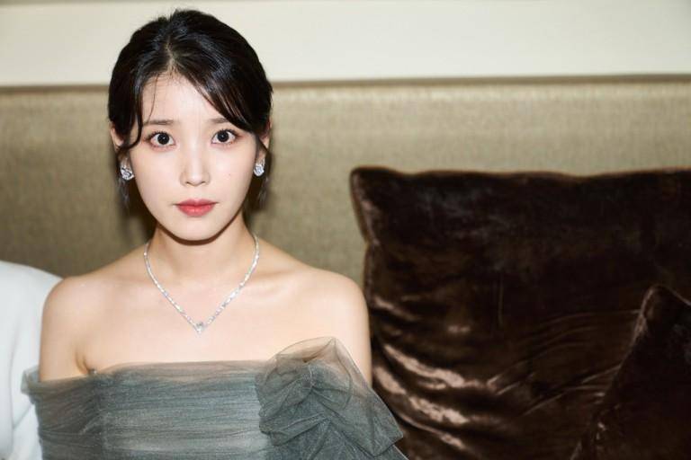 此前韩国最高片酬的女演员是宋慧乔和全智贤,单集片酬高达2亿韩元.