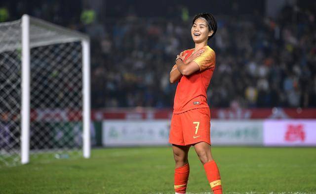 霜儿来了!热刺女足官宣中国女足球员王霜加盟!_路易斯维尔_联赛_比赛