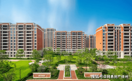首先,因为地处新城区奥体板块,周边有政务中心,徐州一中以及徐州市