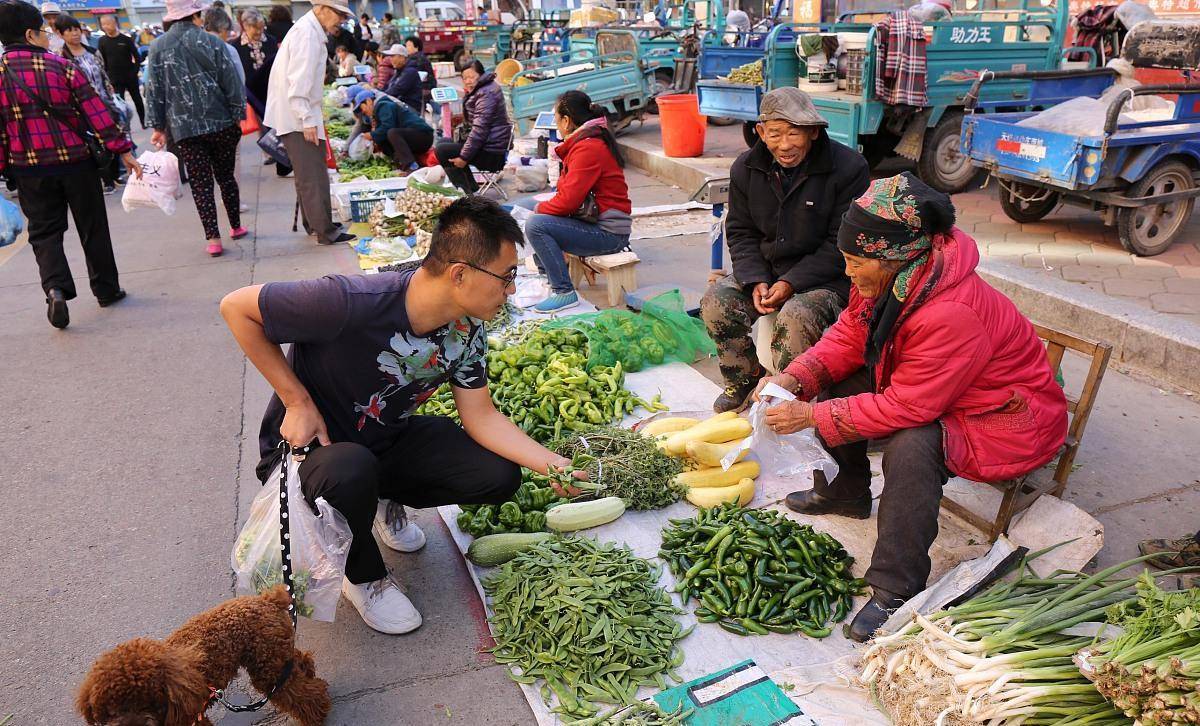 为什么年轻人宁愿跑超市买菜