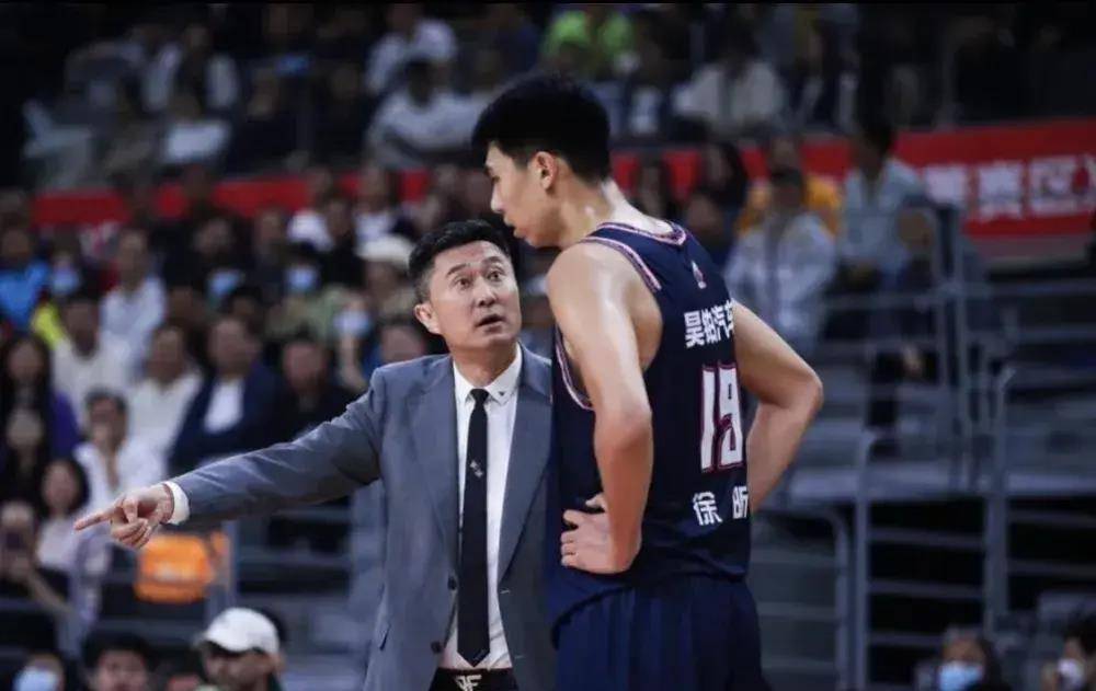 徐昕7封盖,2个00后率队逆转,杜锋验证4个事实_比赛_中锋_时间