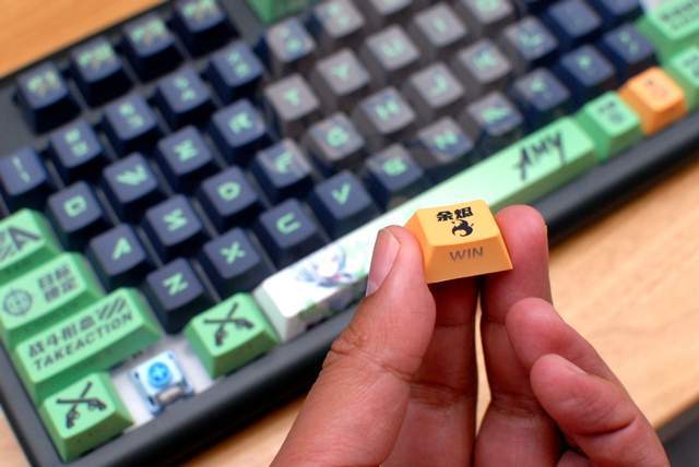 潮物分享:珂芝上新Z98 IP定制款机械键盘,二次元爱好者必入