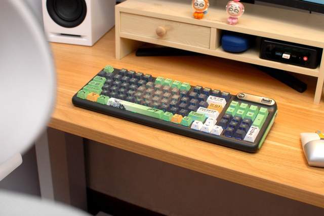 潮物分享:珂芝上新Z98 IP定制款机械键盘,二次元爱好者必入