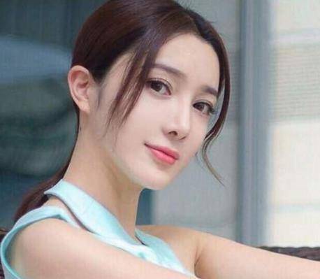 赵本山将小品推上国际舞台,他创建的的赵家班至今已有百余人,他的徒弟