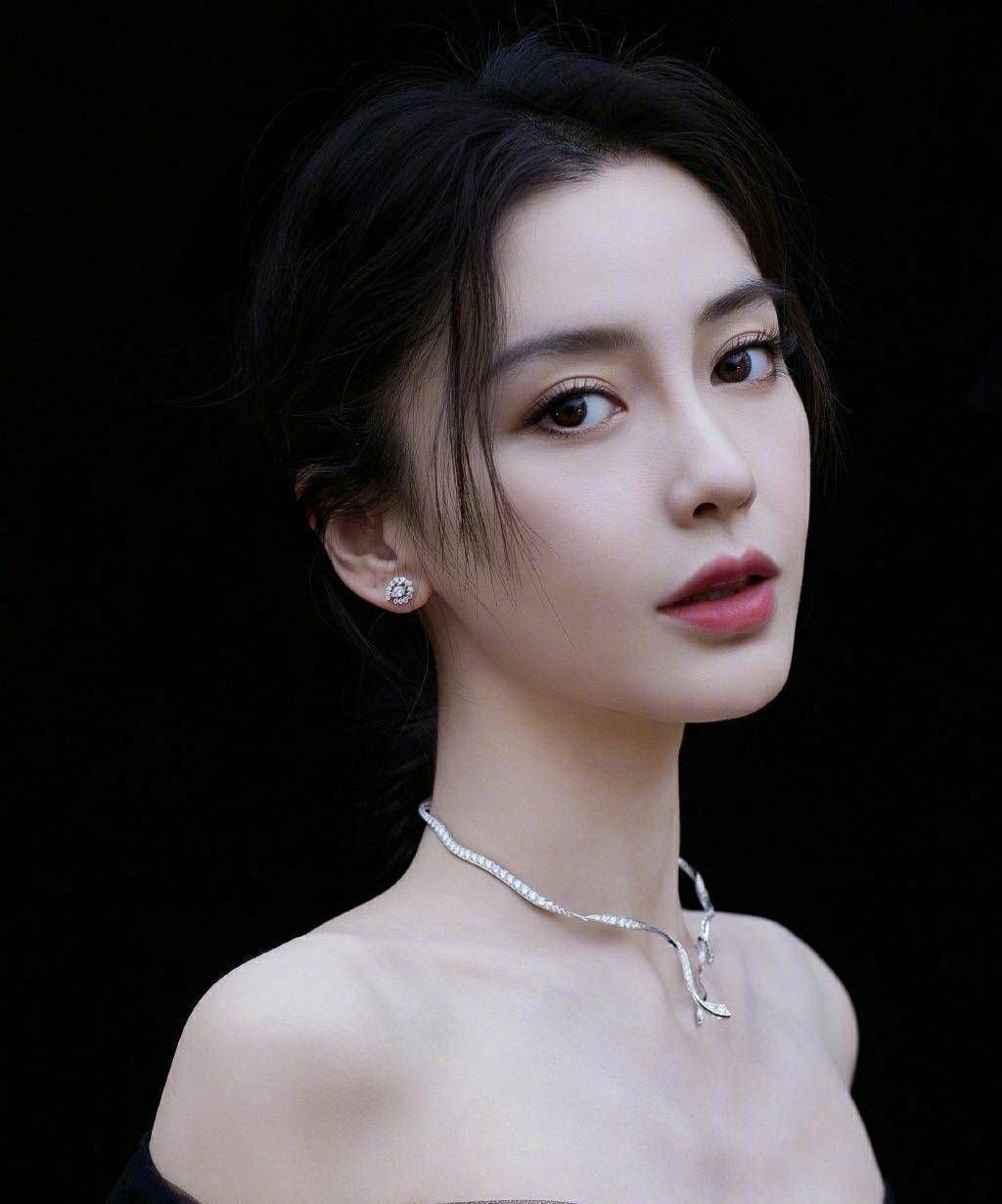 杨颖,赵丽颖,景甜为品牌方换头像,宣传完立马换回_明星_发布会