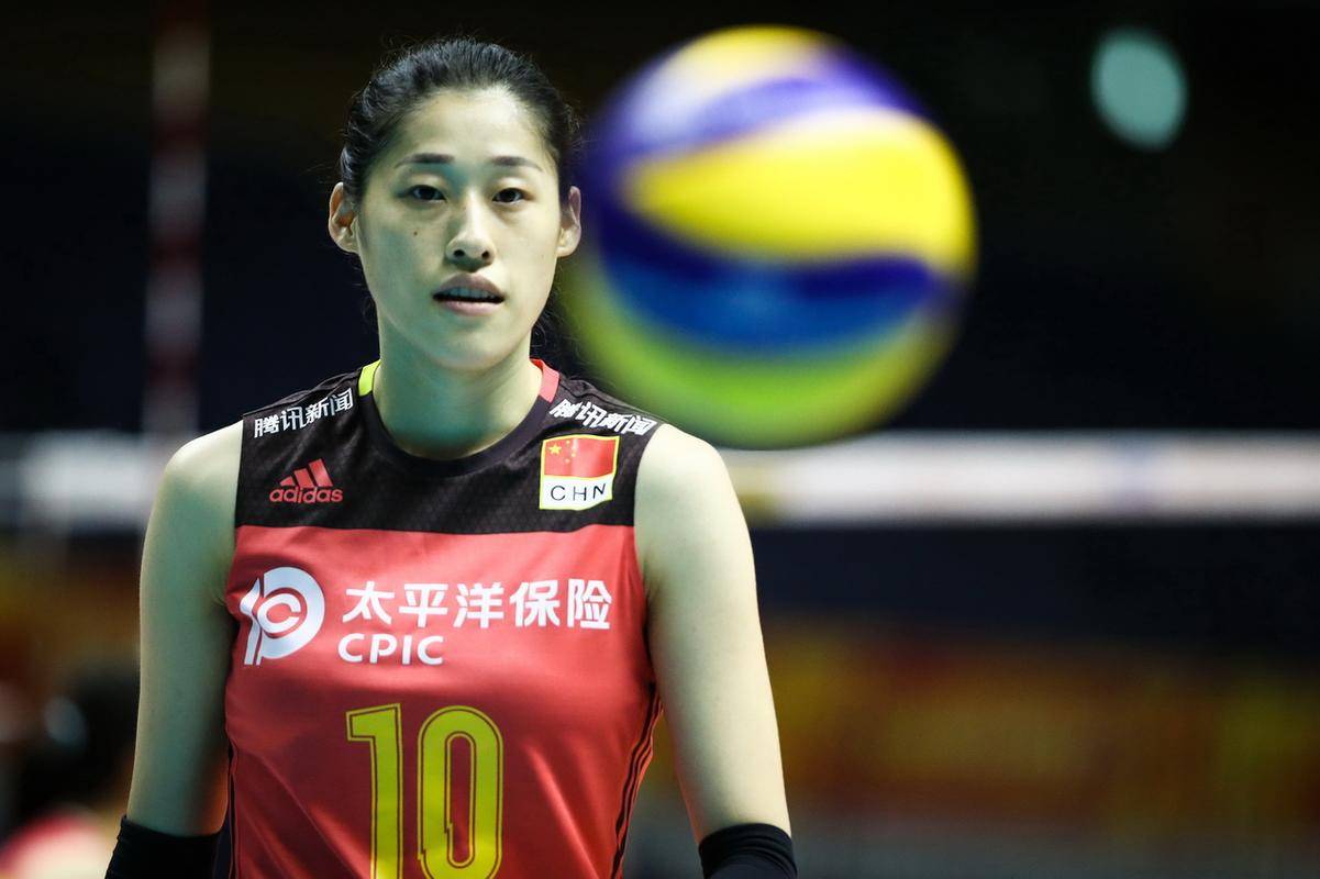 她就是曾经的北京女排主攻,国家队的福将,郎平爱徒刘晓彤.
