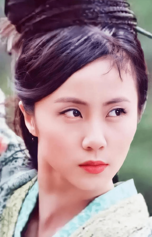 尤其是她参演的《天地传说之鱼美人》,《书剑恩仇录》,《仙剑奇侠传》