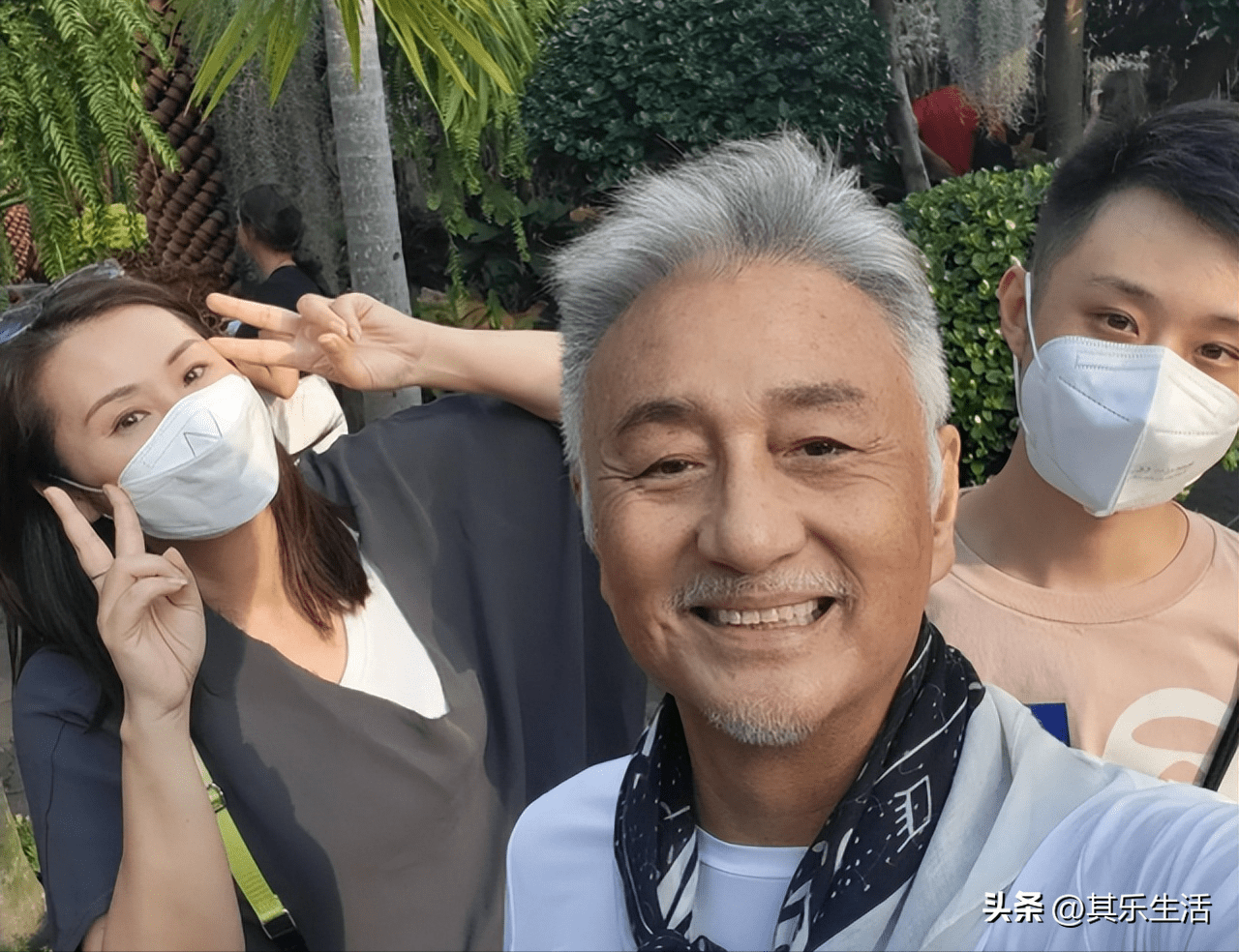 新加坡剧《人在旅途》播出38年,剧中演员境况不一,歌曲令人难忘