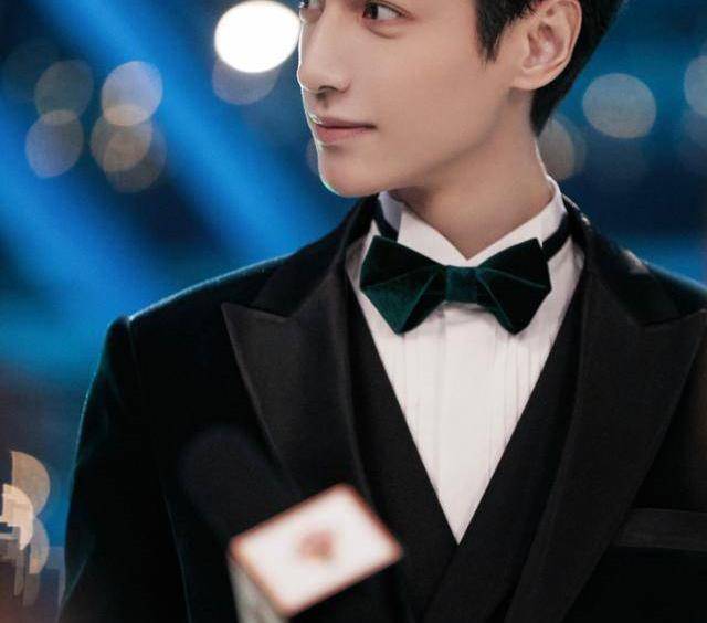 原创《蜜糖》热度上升,导演问罗云熙片酬翻了多少,罗云熙高情商回答