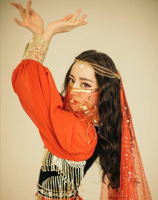 异域扮相最美的6位女星,杨幂妩媚,迪丽热巴惊艳,你喜欢谁?