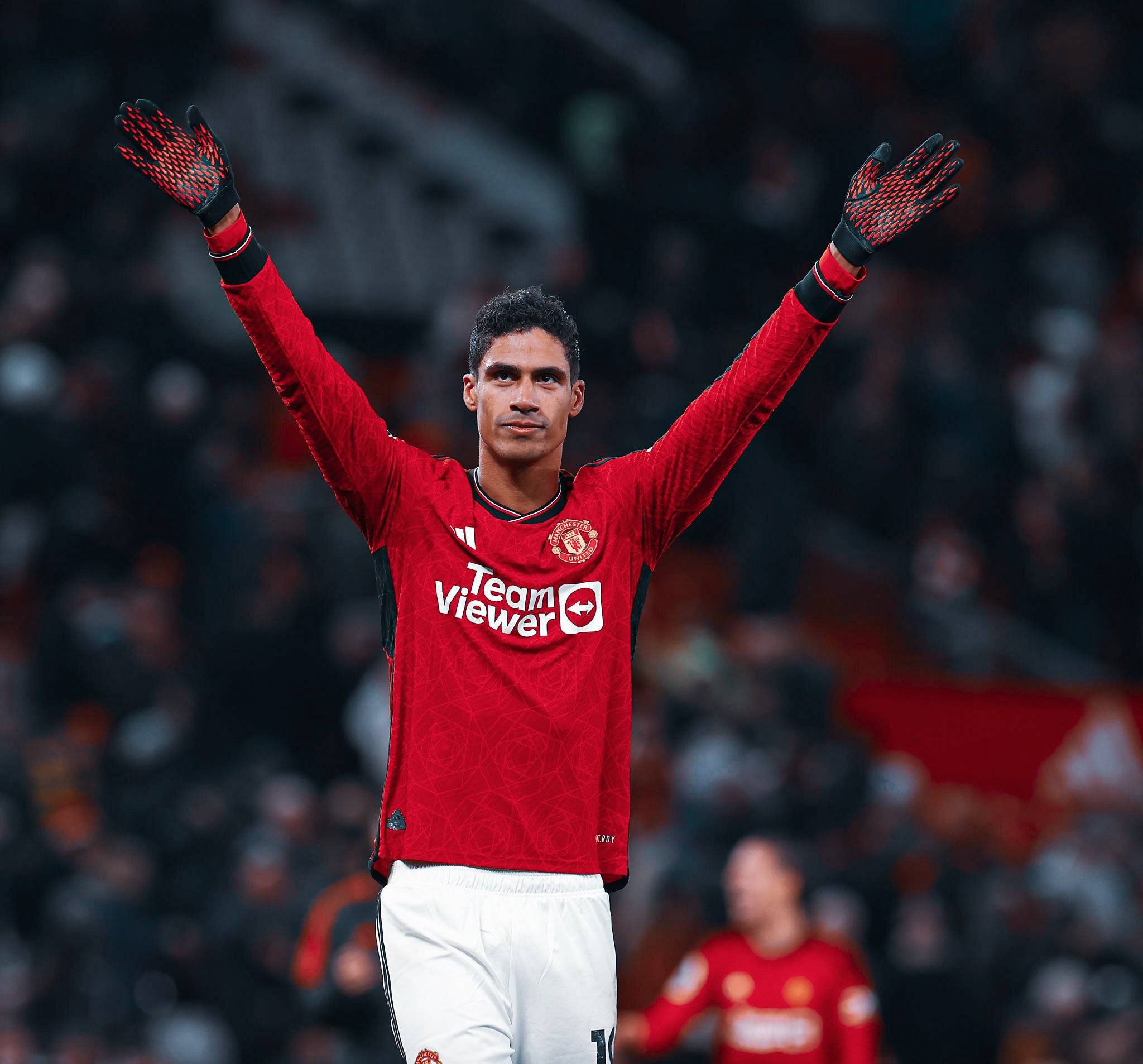 曼联提供新合同,新老板提要求,瓦拉内无缘回归皇马_续约_中卫_问题