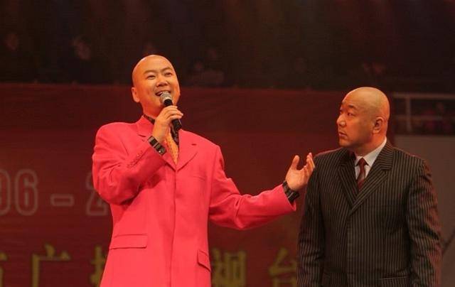 郭冬临作为春晚曾经的常客,多次与牛莉搭档出演了许多经典的小品,尤其