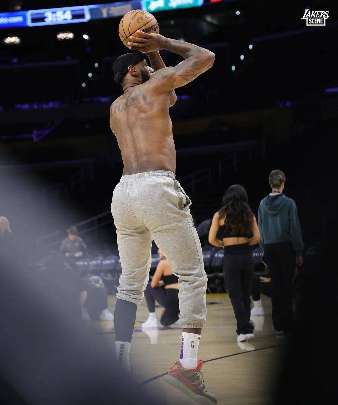 丢失的!没有jb勇士输给热火!差距越来越大_詹姆斯_里夫斯_八村