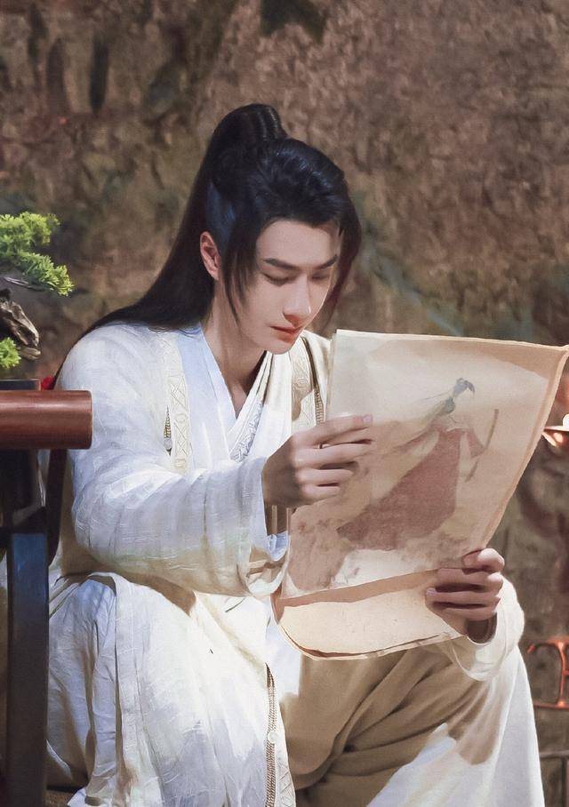 王一博《有翡》路透惊艳全网,粉丝惊呼:我的少女心!_少年_俩人_赵丽颖