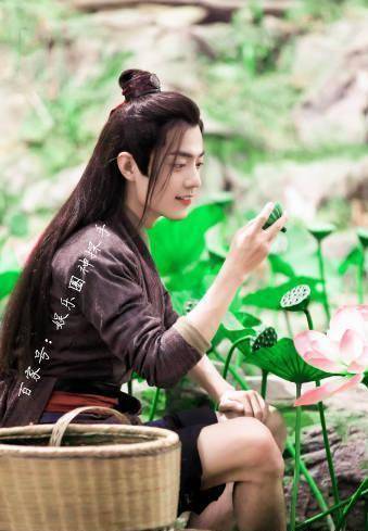 《陈情令》里肖战最"凉快"的几张照片,粉丝:看着好"解暑"!
