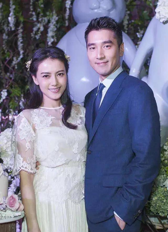 高以翔曾说过羡慕赵又廷,看到这一幅幸福美满的画面,又感动了_高圆圆