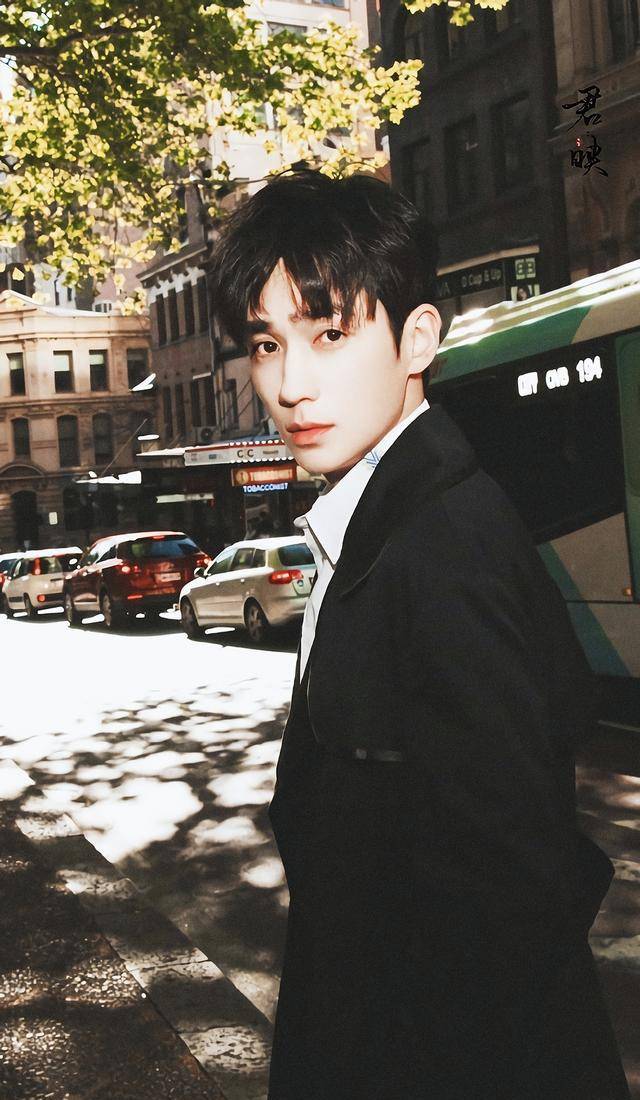 朱一龙最新路透图,这还是你们认识的朱一龙吗?_开心_状态_眼睛