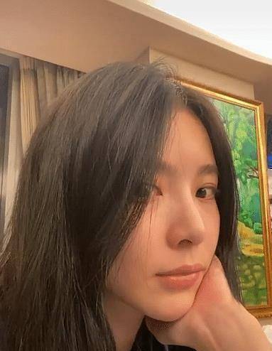 杜淳老婆晒素颜,被疑整容删差评,王灿怒怼"挑刺"网友脾气火爆_状态_双