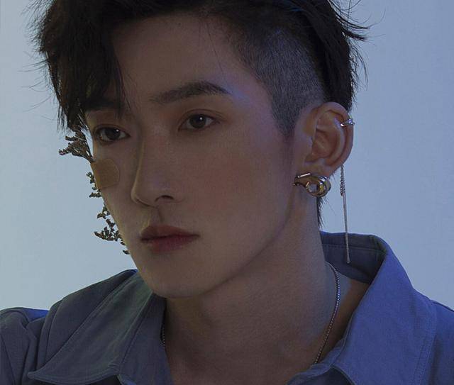 他是身高185cm的大帅哥,和欢瑞两男神都有合作,屡演男主却不红_路宏