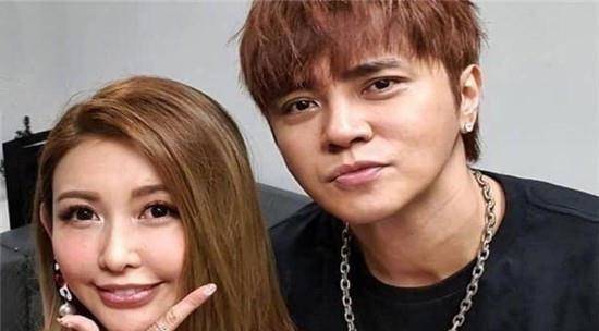 蝴蝶姐姐昔日上节目被扒,澄清小哥只是老板,小s:一定在一起_罗志祥