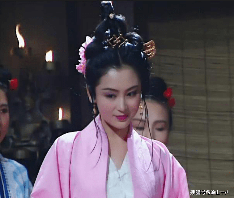 聪明冷静,才貌双全,闭月羞花之貌中的"闭月"就是用来形容貂蝉的美