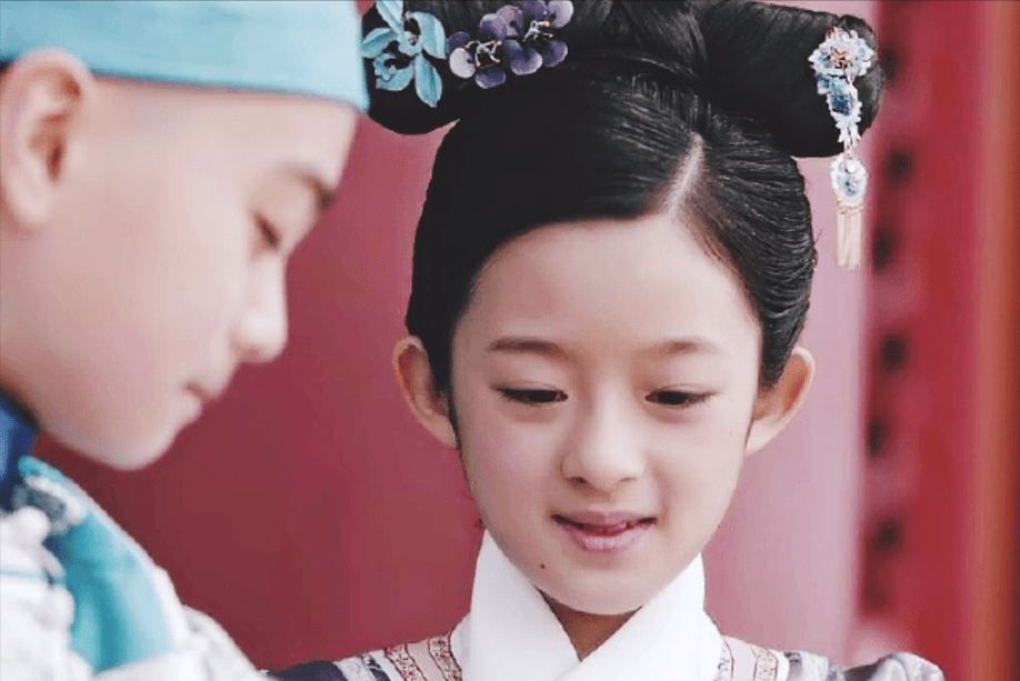 黄杨钿甜:女星童年专业户,演技颜值都在线,12岁就被杨幂签约_楚乔_小