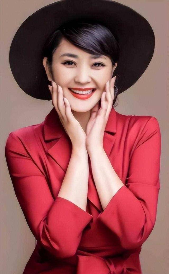 低"的央视主持,嫁给电台领导,结婚20年只生孩子不做_明星_刘诗诗_舞台