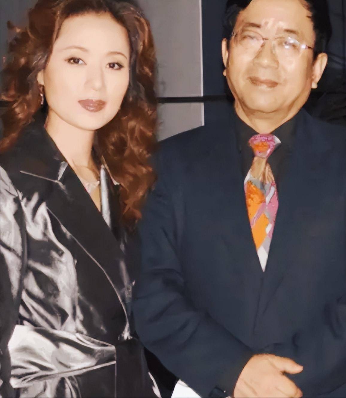 李红,余秋雨的前妻,独闯深圳维持一家人生计,却换来婚姻的背叛_生活