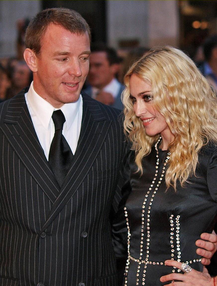 天后麦当娜:一生100多情人,与自己的保镖交欢后,录像还被拍卖_西恩