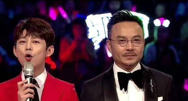 湖南卫视跨年晚会:华晨宇压轴,杨幂3个节目,杨紫位置尴尬_何炅_处境