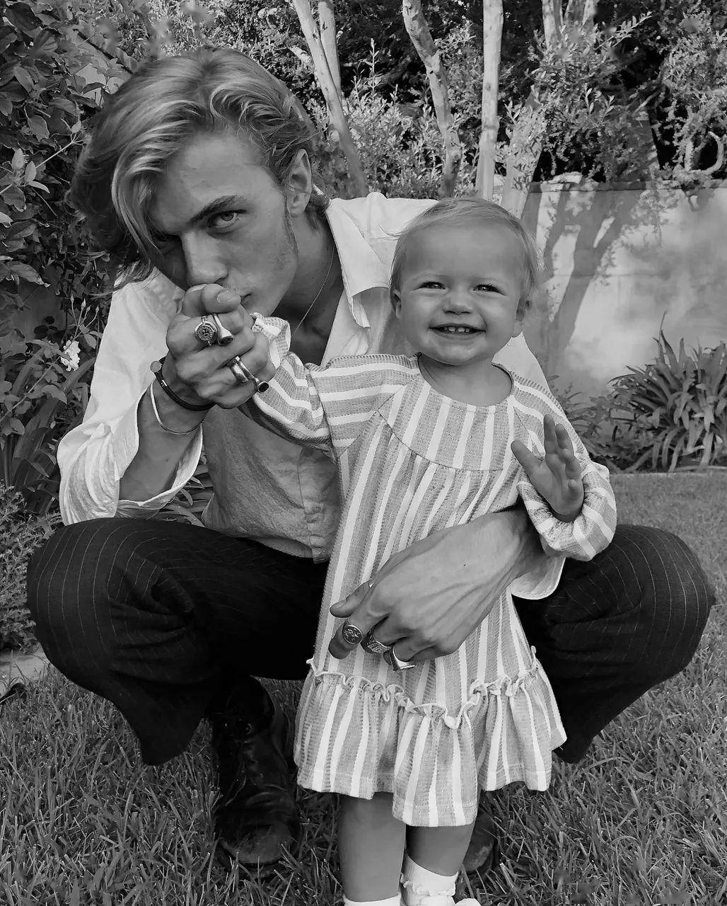 那个曾经你们在米兰秀场外围堵的luckyblue要生二胎了