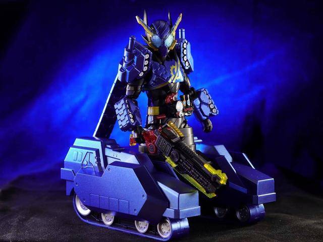 78民间测评:shf 假面骑士build 坦坦形态