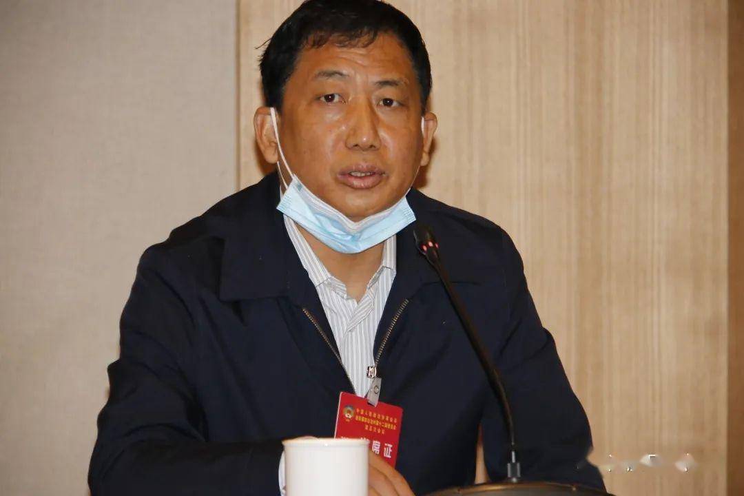 杨立中委员建议:一是全州上下要进一步提振信心,在脱贫攻坚工作中深入