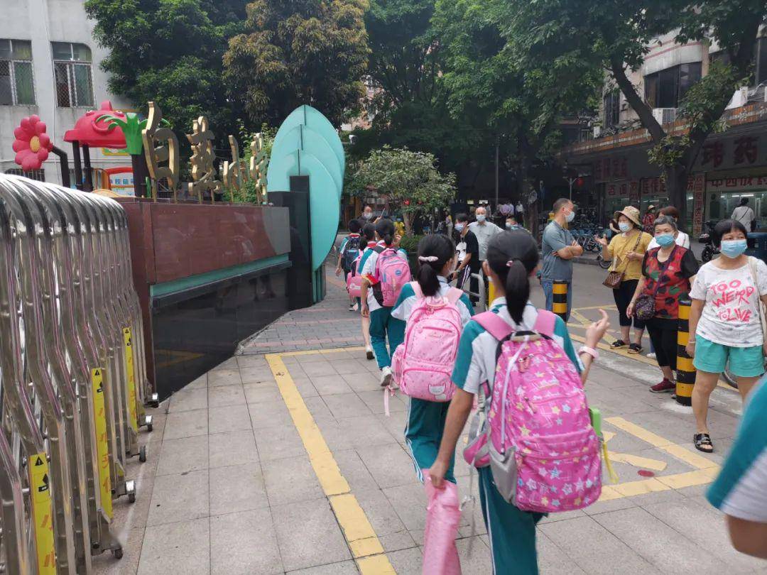 加强疫情防控,共建平安校园——记佛山市白燕小学五六年级学生返校