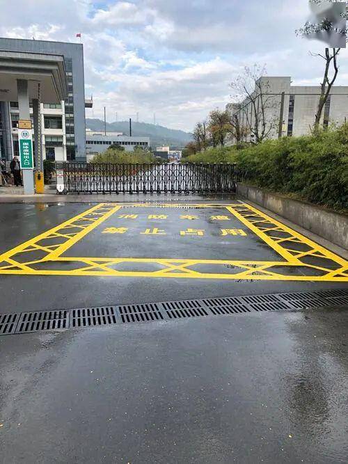 全县183个小区全部完成施划消防车通道标线标志工作