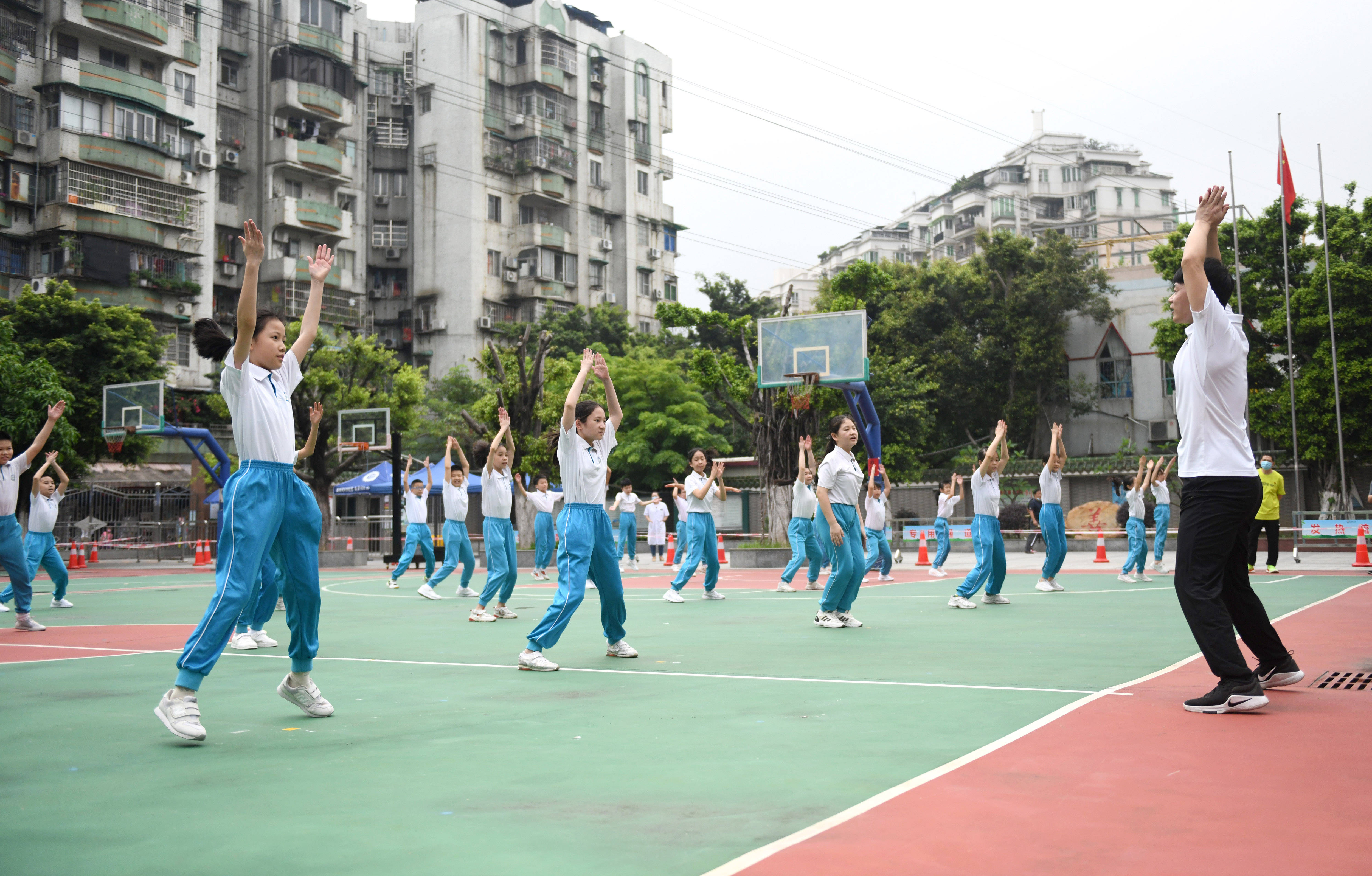 广州:小学高年级学生开学复课