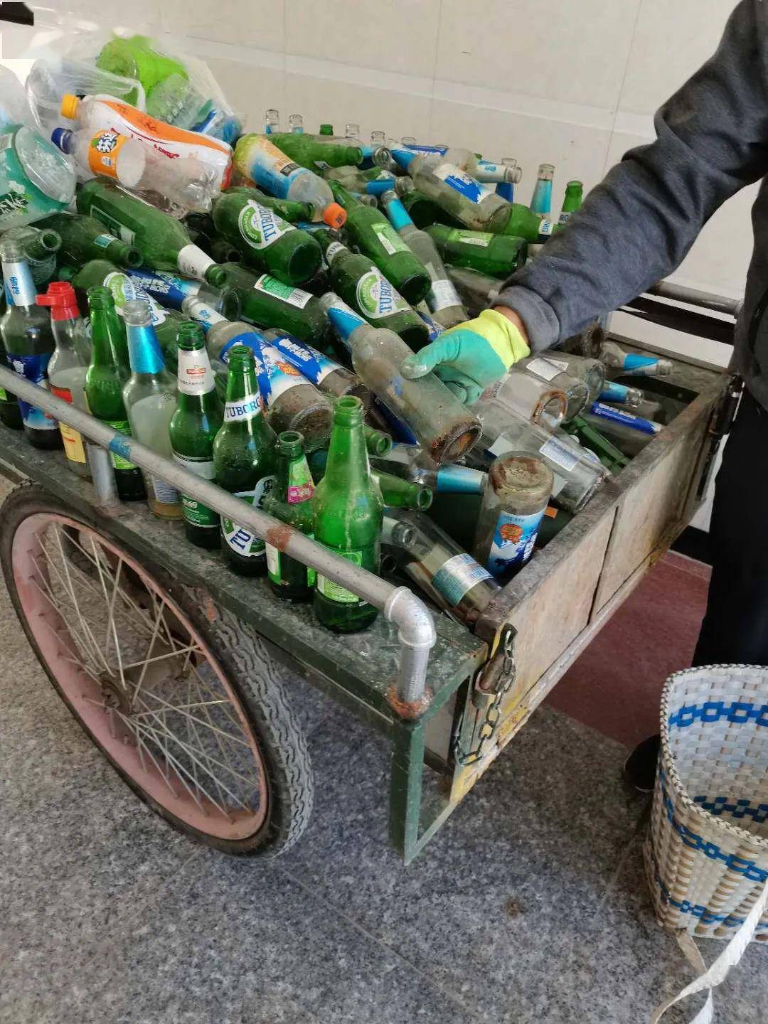 600多个啤酒瓶,满地烟头…丽江一外地租客欠租后跑路,房东一开门