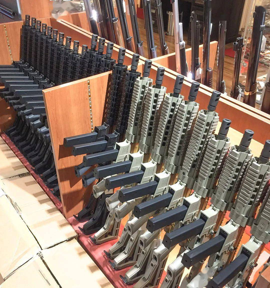 【美国某枪店美图】挂墙党 眼睛冒火了不?