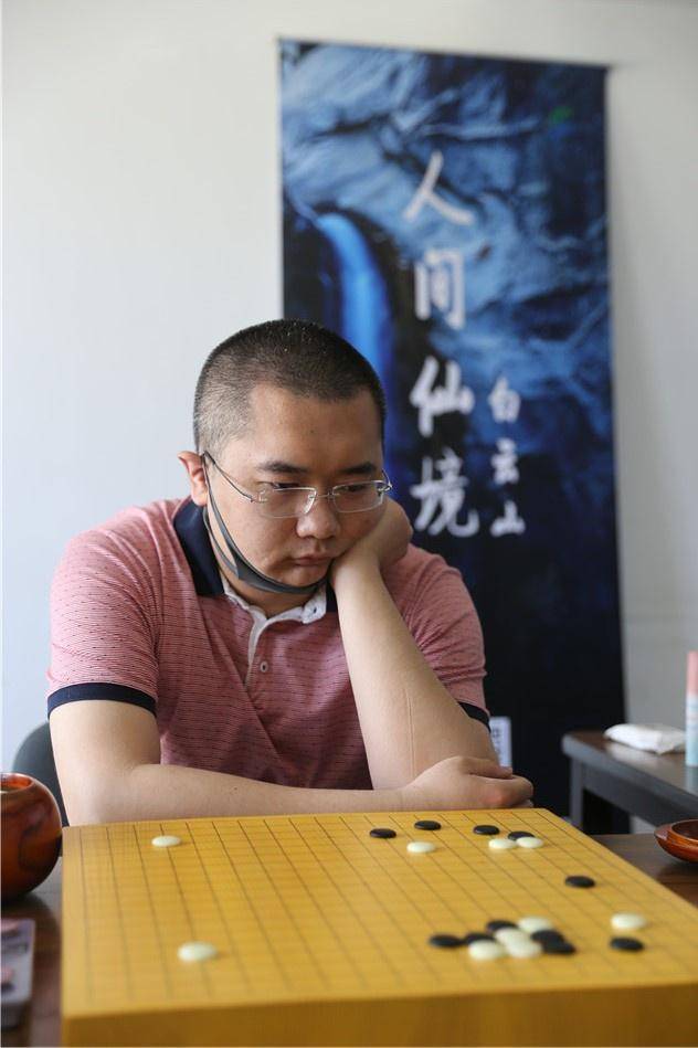 棋圣战陈耀烨逆转胜辜梓豪唯一80后晋级八强