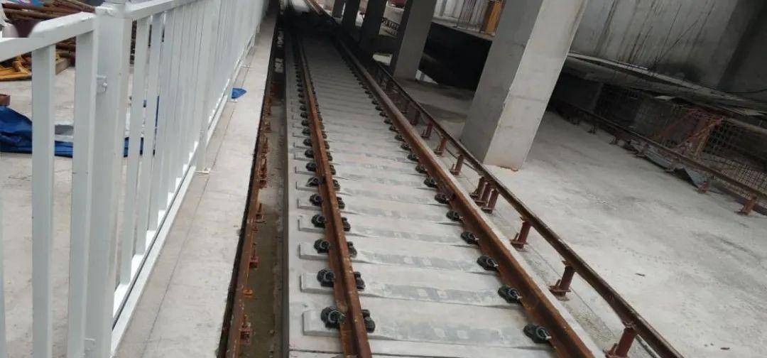 步步精准,安装公司重庆九号线整体道床铺设全解析_手机搜狐网