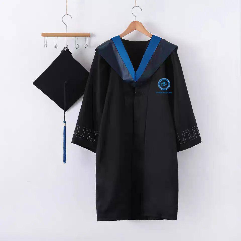 个性化logo学士服经过了征集,展示,投票,评选和公示等一系列环节后