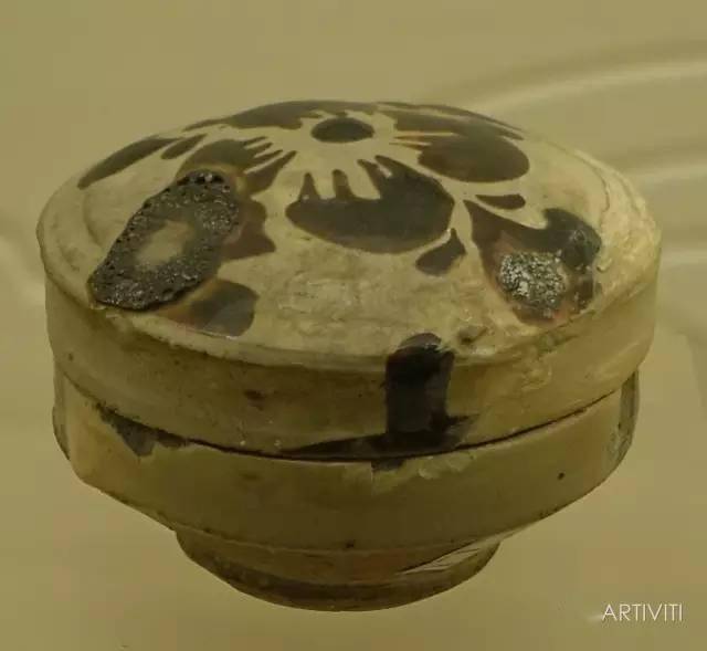 耀州窑瓷器的发展进程及实物呈现