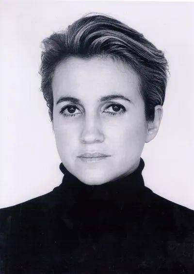 silvia venturini fendi,生于1961年,是意大利时装设计师和配饰设计师