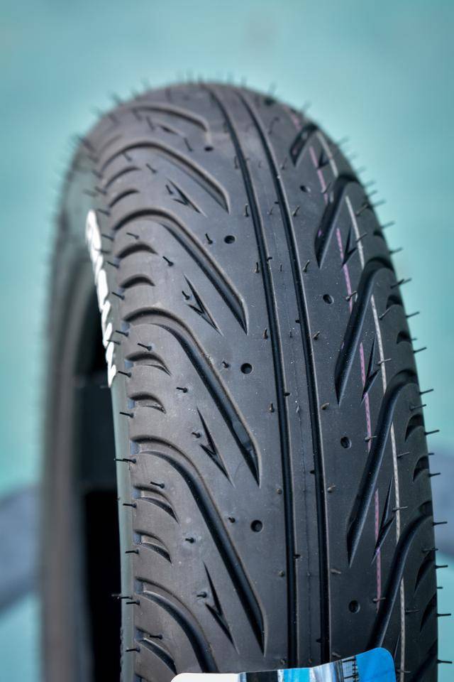 历经赛场实战考验的艾瑞森 rs1 半热熔轮胎