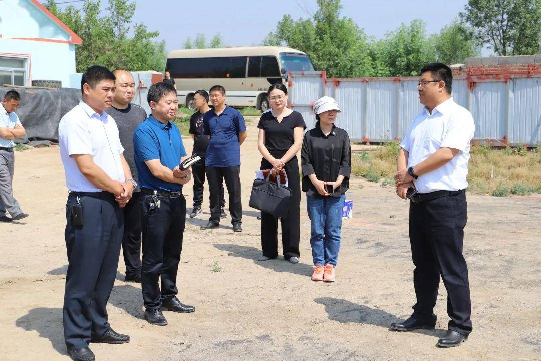 下洼镇组织召开镇党委书记现场问需暨第一书记主任工作推进会