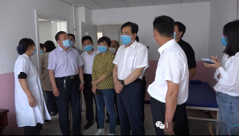 区人大常委会副主任曹俊海到妇幼保健院观摩指导儿童康复工作