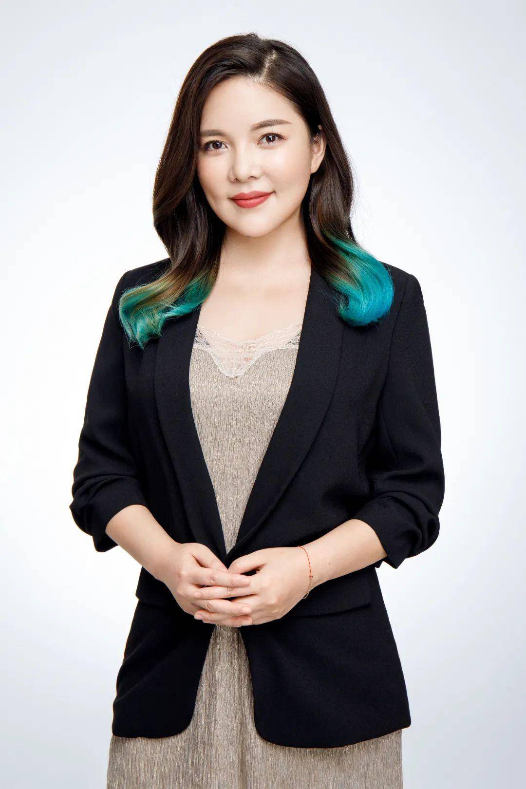 衣锦夜行燕公子:年轻人最隐秘的情感话题,都在她的微博私信里