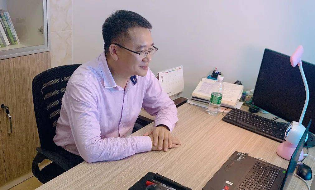 海南江东中学校长孔海亮调整方法 避免雷区两个小时的线上家长会,孔