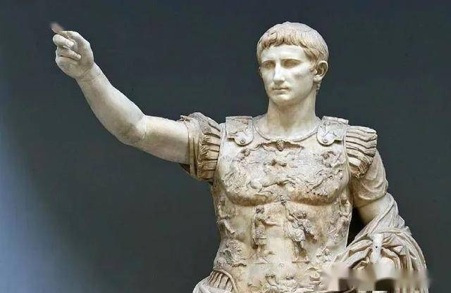 古罗马共和国执政官恺撒,将一年中的单数月定为31天,称为大月,双数月