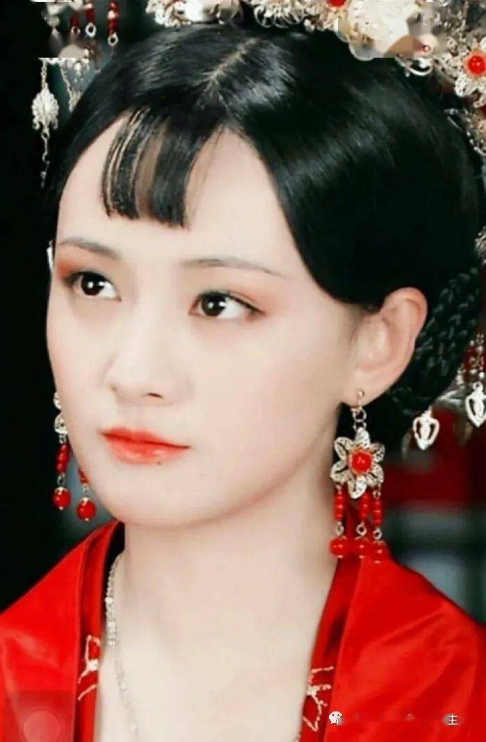 现有人根据《全唐文·代皇太子上食表》一文认为她的本名是李令月